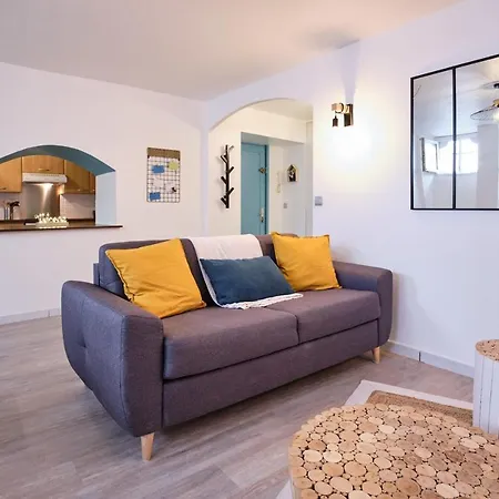 Central And Chic Family Apt 10 Mins To Grande Plage Beach!