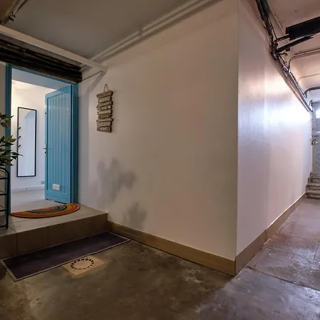 Appartement Central And Chic Family Apt 10 Mins To Grande Plage Beach!
